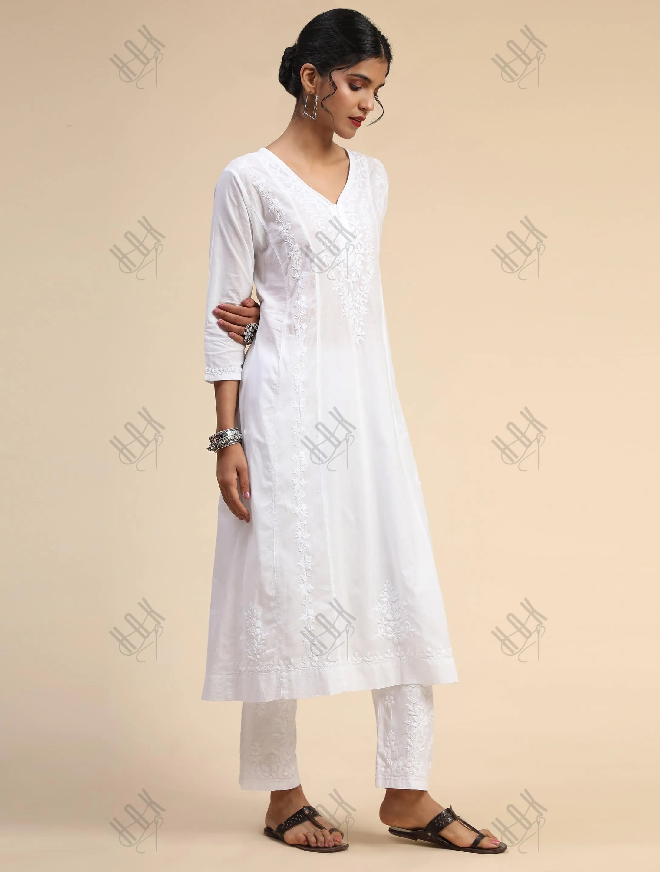 Noor House of Kari Hand embroidery Chikankari Long Kurta-White